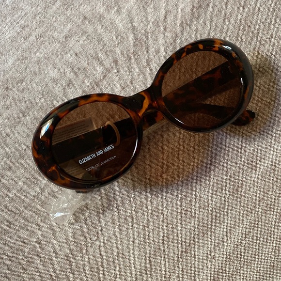 Elizabeth and James 36mm cantone oval sunglasses tortoise sunglasses ??️